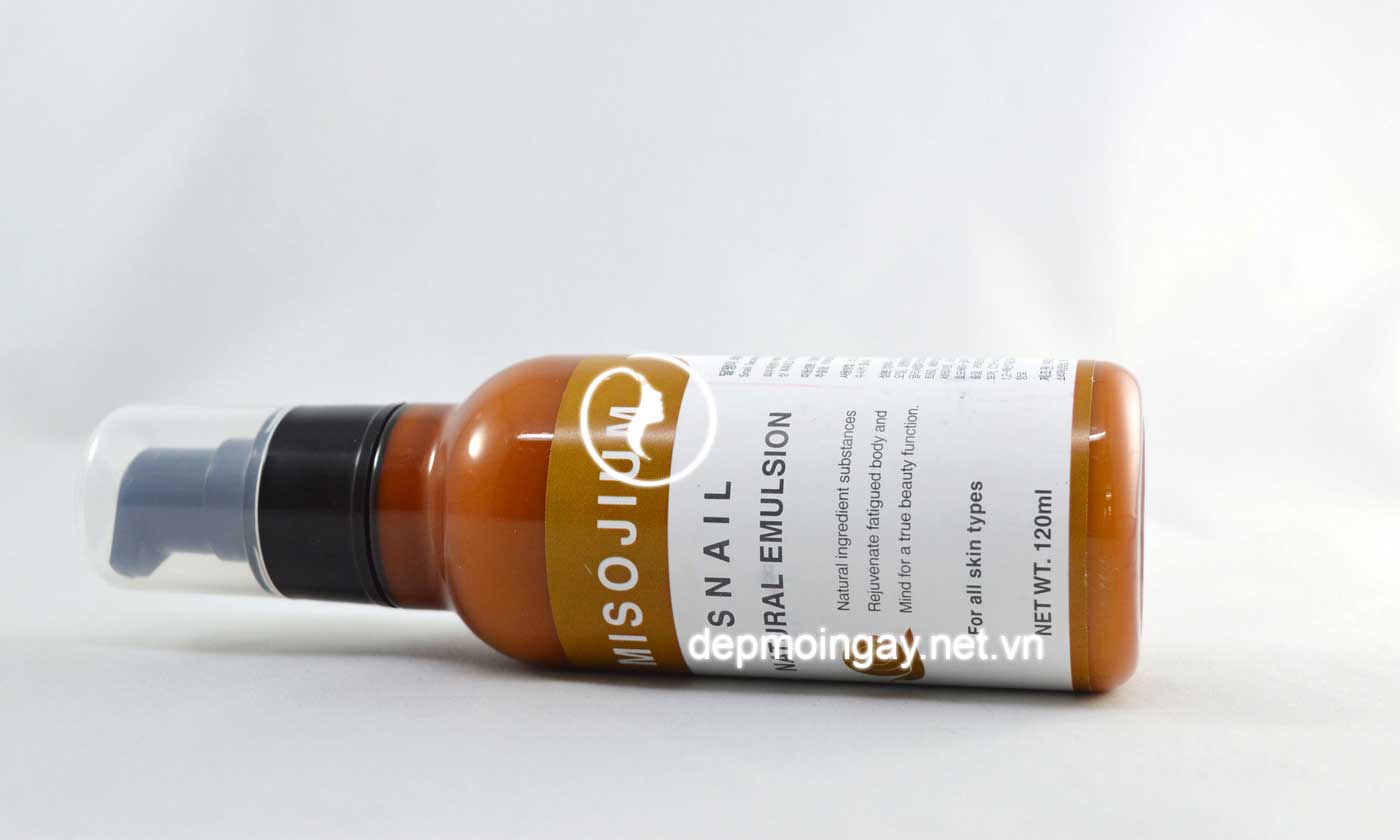 lotion-duong-da-oc-sen-misojium-snail-natural-emulsion-2