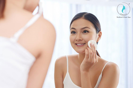 Toner là gì? Tác dụng của Toner với làn da?